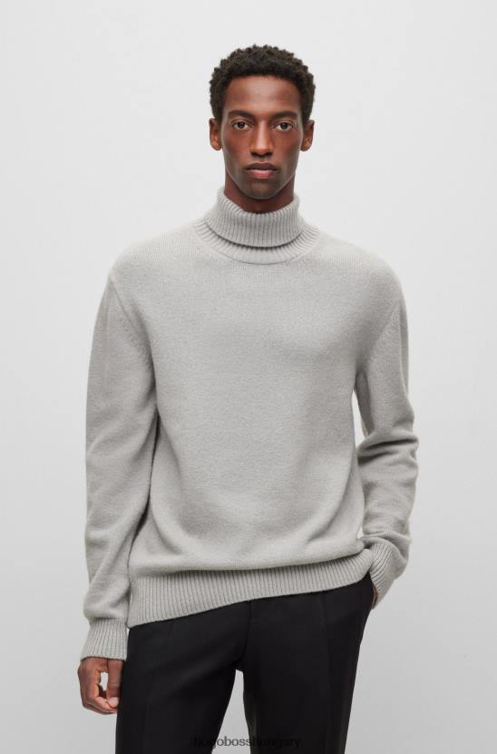 Hugo Boss normál szabású nyakú pulóver logós kitűzővel, világosszürke hugo 80P64571 világos szürke