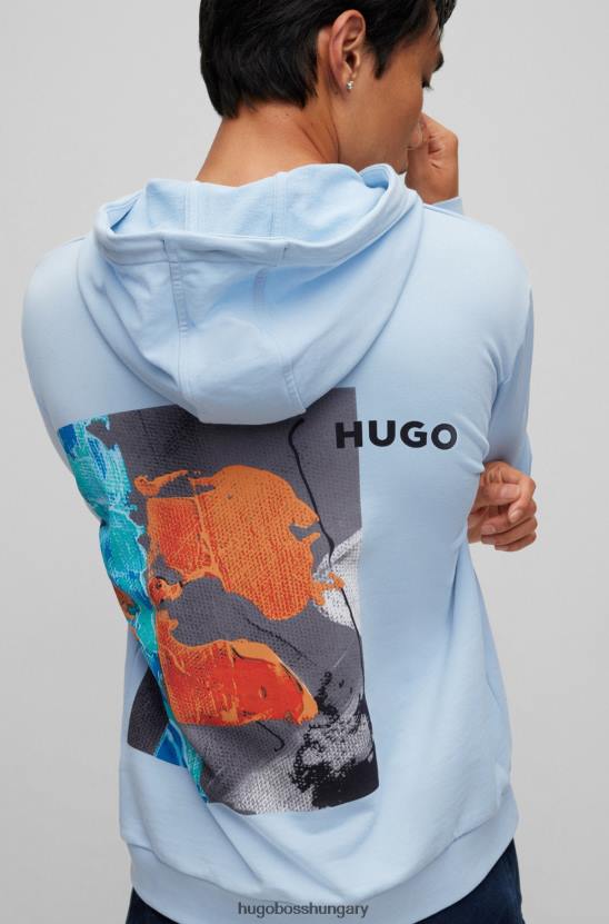 Hugo Boss pamut frottír kapucnis pulcsi logóval és hugo világoskék grafikával 80P63477 világoskék